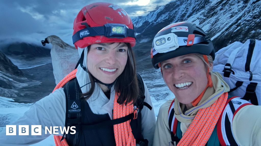 Climbers rescued after three days on mountain